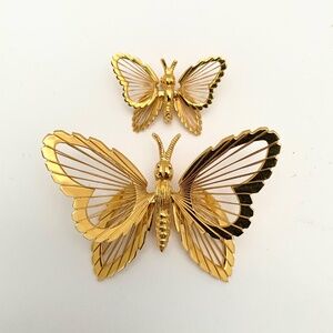Vintage Monet Butterfly set, fine wire detail, pin back brooch